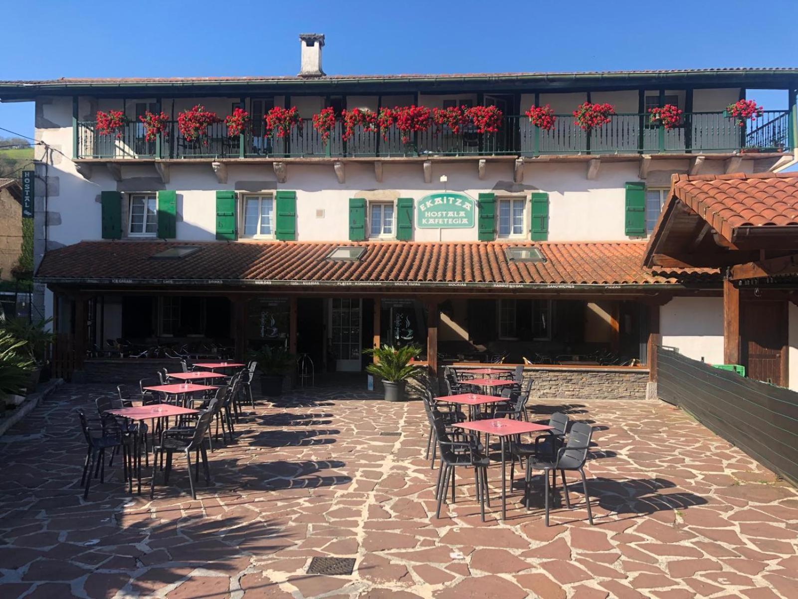 מלון לסאקה Hostal Ekaitza מראה חיצוני תמונה